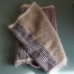 NWT Women's Scarf